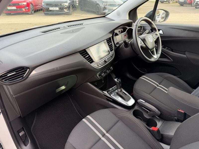Used Vauxhall Crossland S 128 HP (94 kW) 2024 White SUV