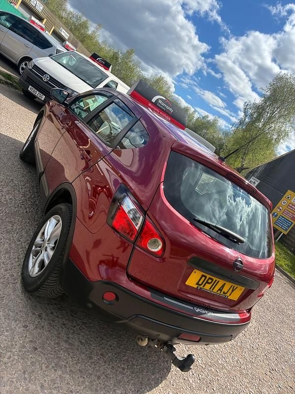 Used Nissan Qashqai Acenta 110 HP (80 kW) 2011 Red SUV