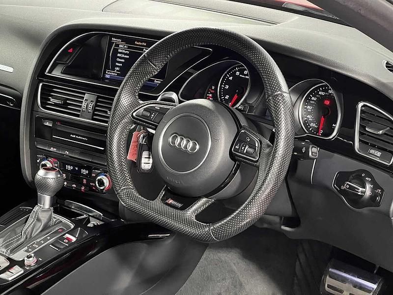 Used Audi RS5 Advanced 450 HP (330 kW) 2015 Red Cabriolet