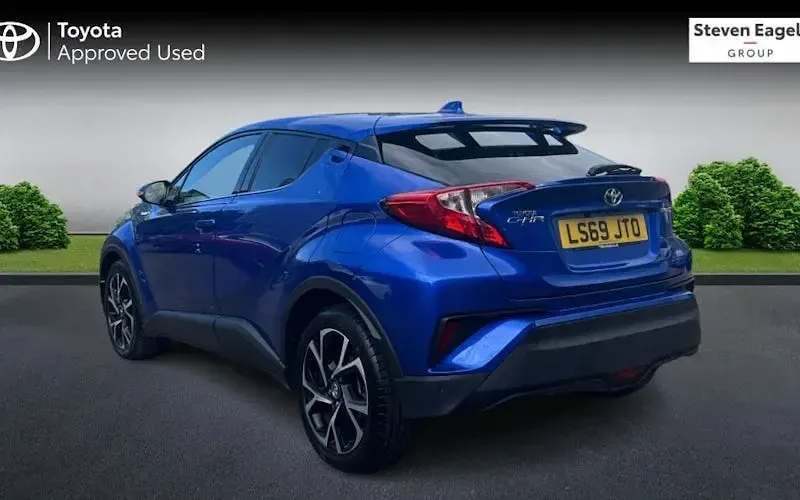 Used Toyota C-HR Design 122 HP (89 kW) 2019 Blue SUV