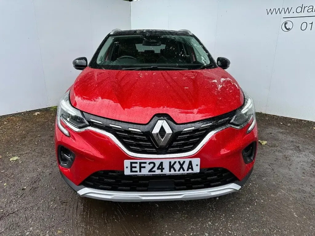 Used Renault Captur Techno 143 HP (105 kW) 2024 Red/black SUV