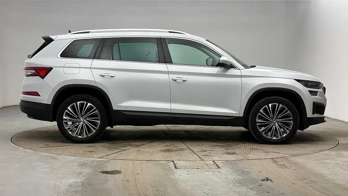 Used Skoda Kodiaq SE L Executive 110 HP (80 kW) 2024 Moon white metallic SUV