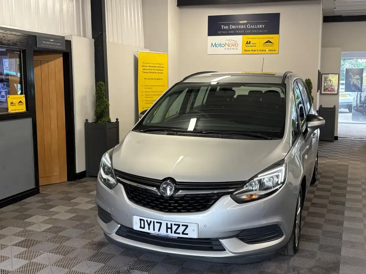 Used Vauxhall Zafira Design Edition 2017 Silver MPV