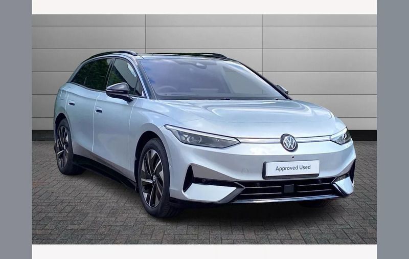 Scale silver New 2025 VW ID.7 Pro Sedan | £41,895 - Image 1/4