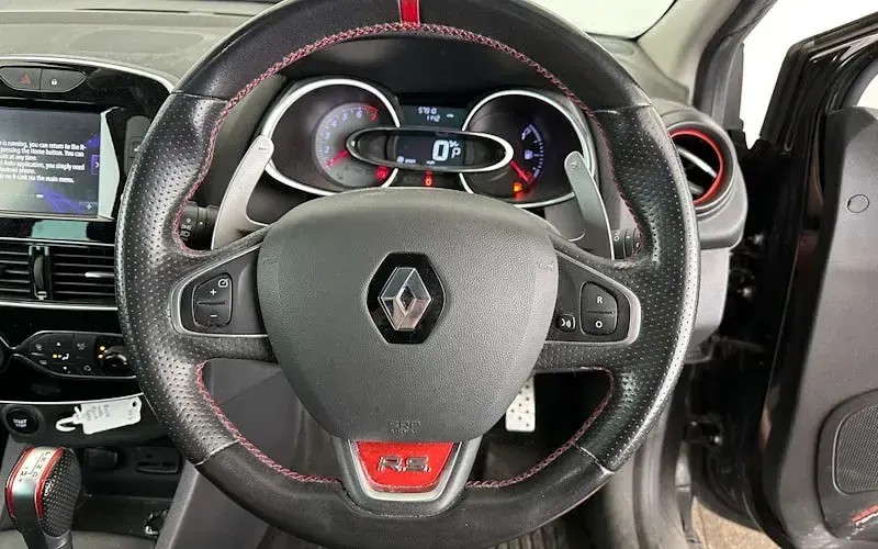 Used Renault Clio Trophy 220 HP (161 kW) 2018 Black Hatchback