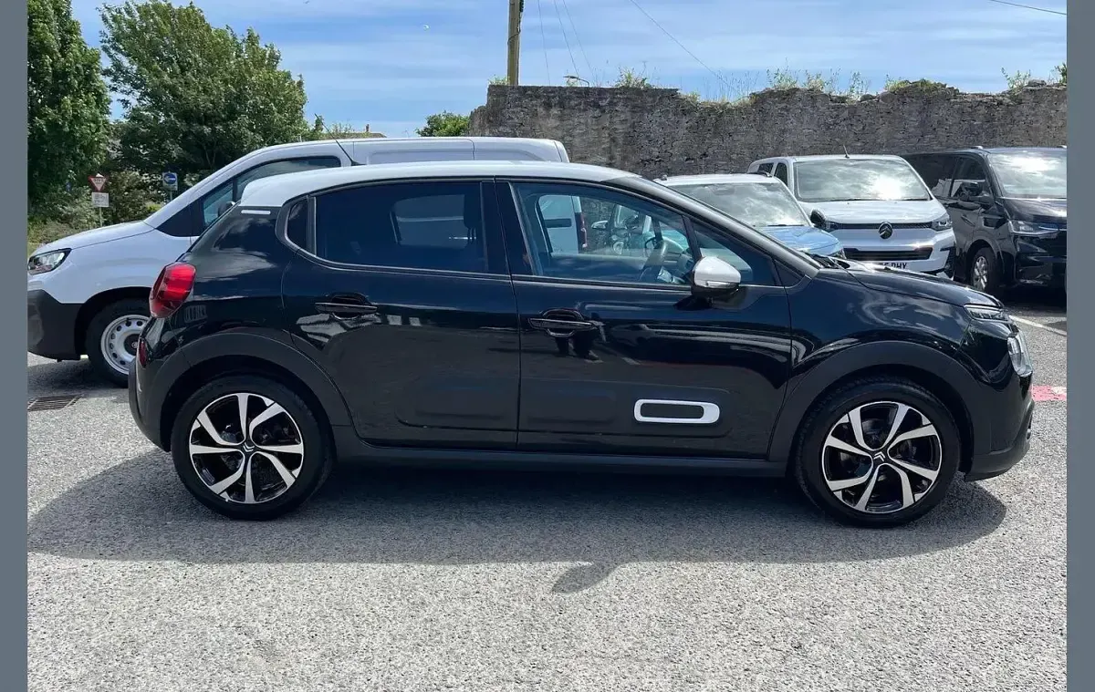 Used Citroën C3 PureTech 108 HP (79 kW) 2024 Black Hatchback