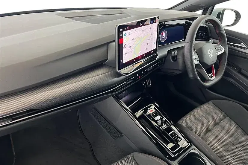 Używany VW Golf VIII GTI 265 KM (194 kW) 2025 Szary Hatchback