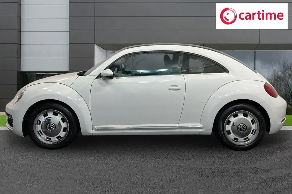 Used VW Beetle Design 105 HP (77 kW) 2017 White Hatchback