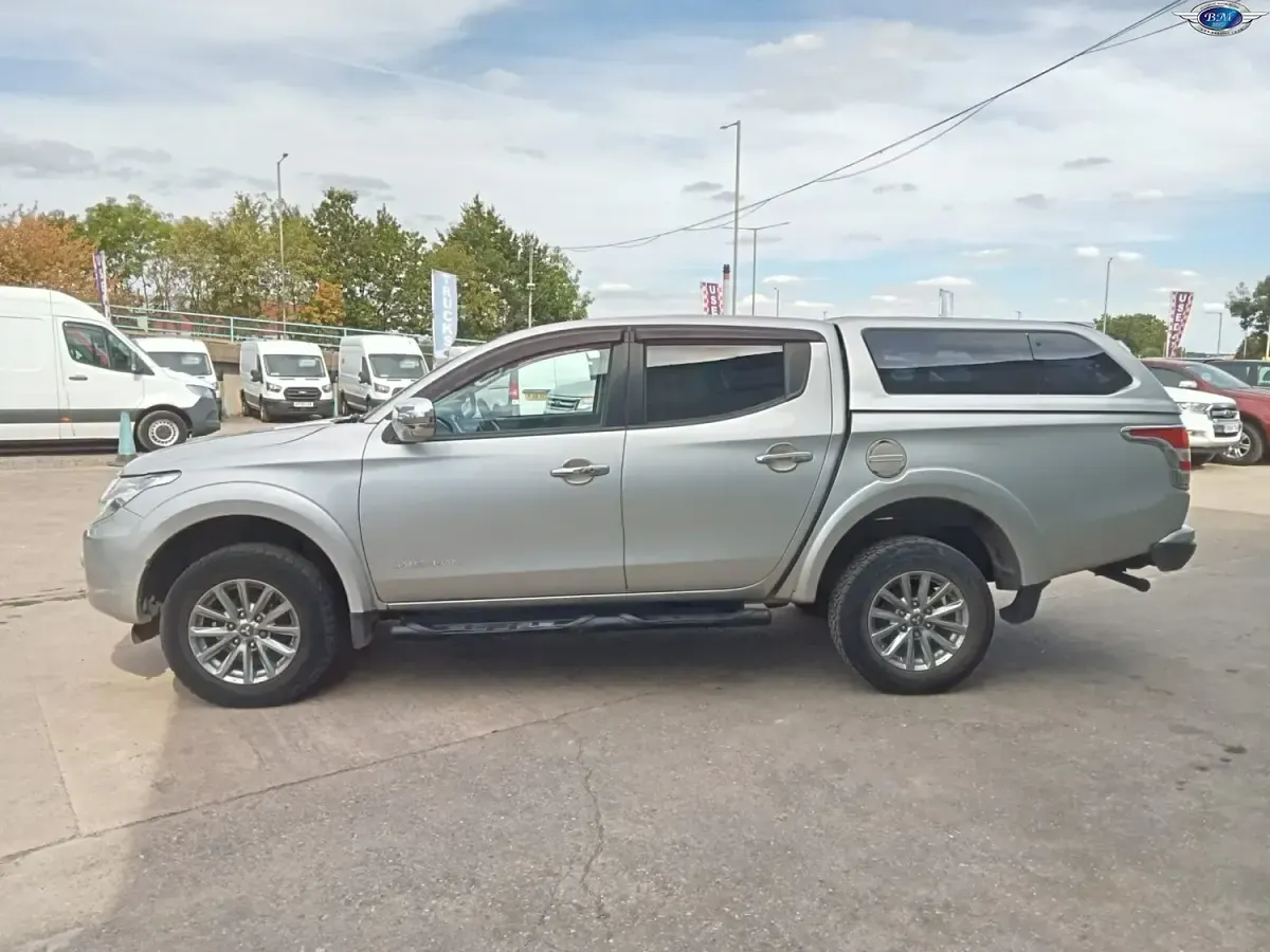 Used Mitsubishi L200 178 HP (130 kW) 2015 Silver Pickup