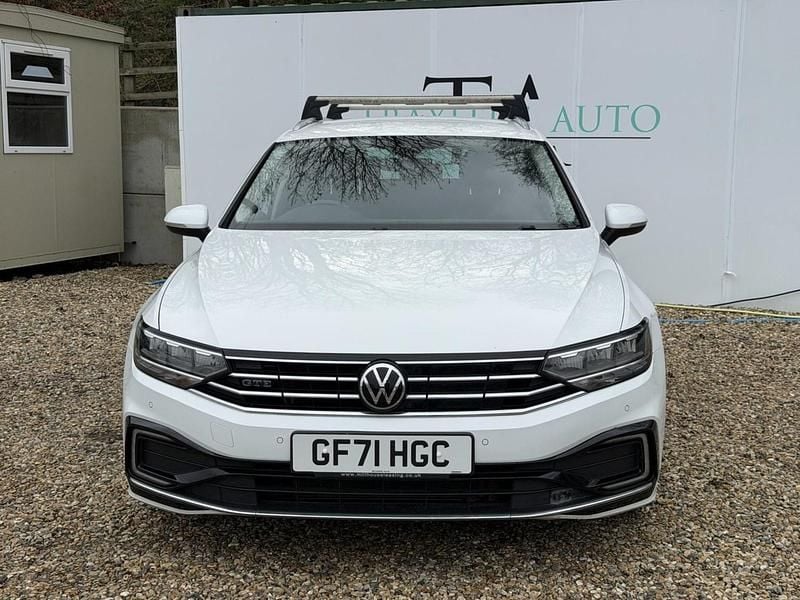 Used VW Passat GTE 218 HP (160 kW) 2021 White Estate