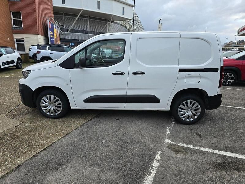 Used Peugeot Partner Premium 100 HP (73 kW) 2021 White MPV