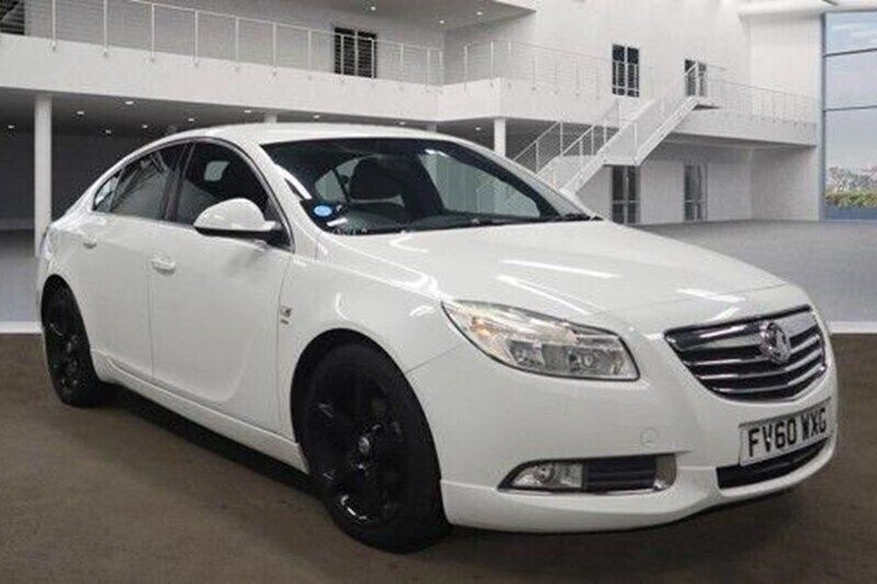 White Used 2010 Vauxhall Insignia SRi Hatchback | £2,795 (A bit pricey) - Image 1/1