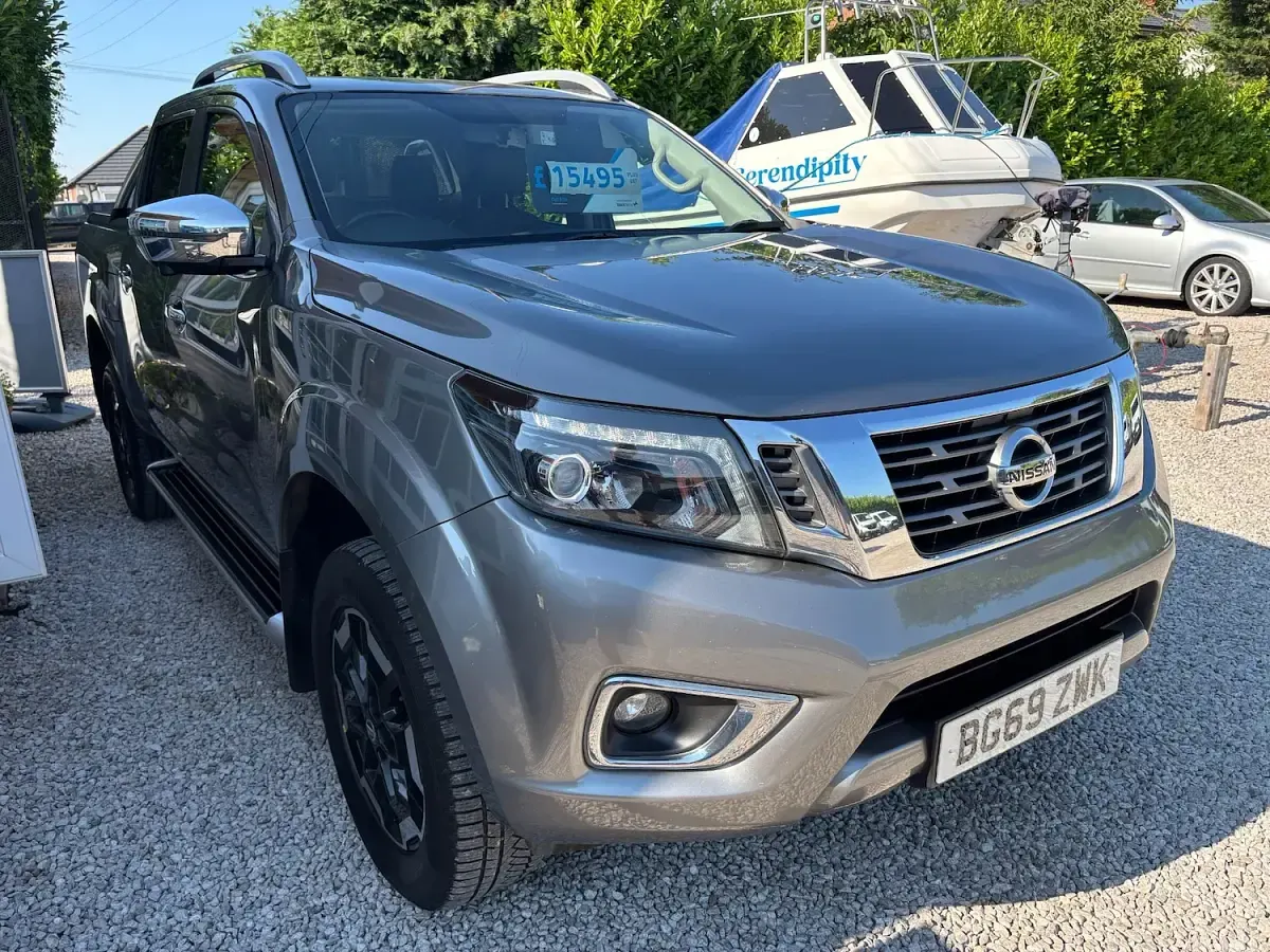 Used Nissan Navara Tekna 190 HP (139 kW) 2019 Grey Pickup
