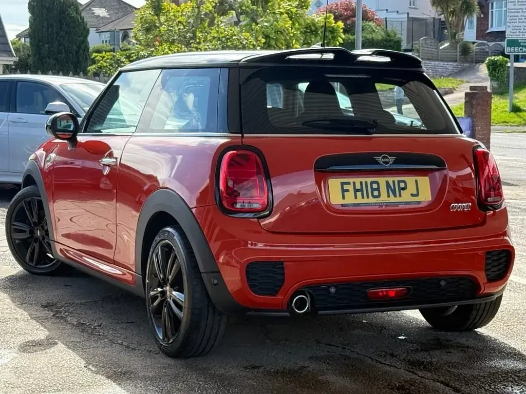 Usado Mini Cooper Hatch 136 HP (100 kW) 2018 Laranja Citadino