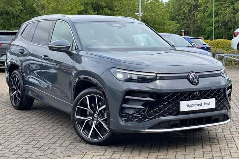 Used 2025 VW Tayron R-line SUV | £39,995 (Fair price) - Image 1/4