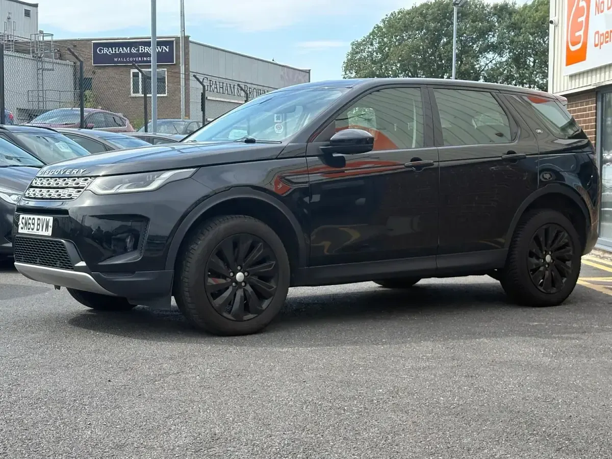 Used Land Rover Discovery 5 SE 2019 Black SUV