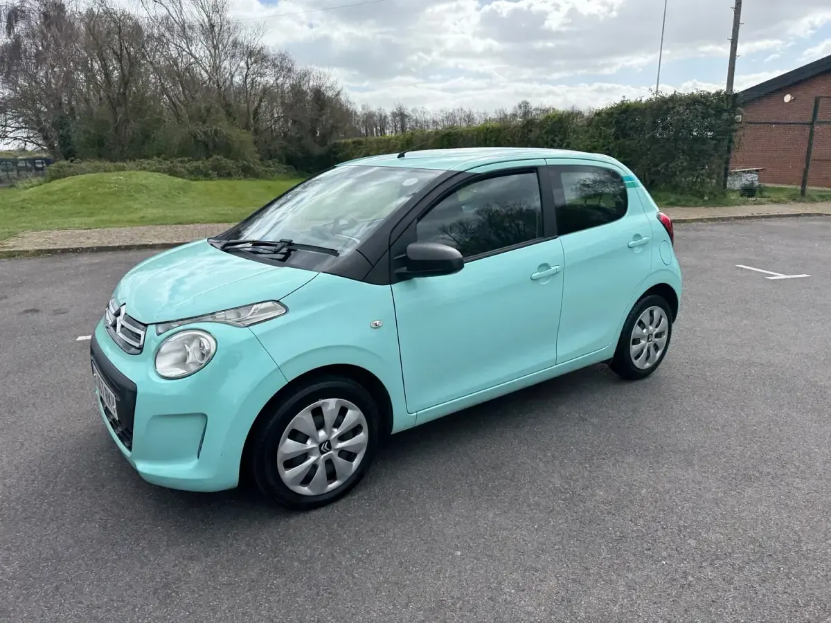 Usado Citroën C1 Flair 82 HP (60 kW) 2017 Preto Citadino