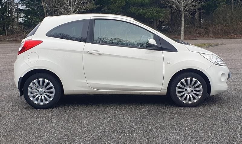 Usado Ford Ka Zetec 69 HP (50 kW) 2010 Branco Citadino