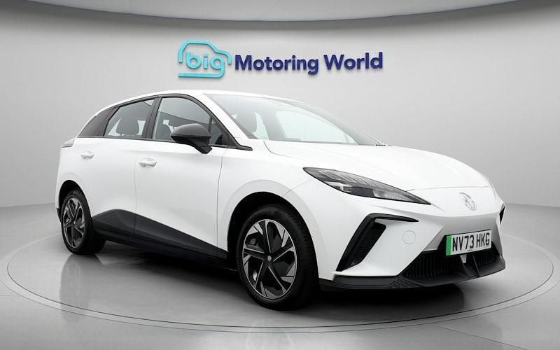 Used MG MG4 EV SE 150 kW (204 HP) 2024 White Hatchback