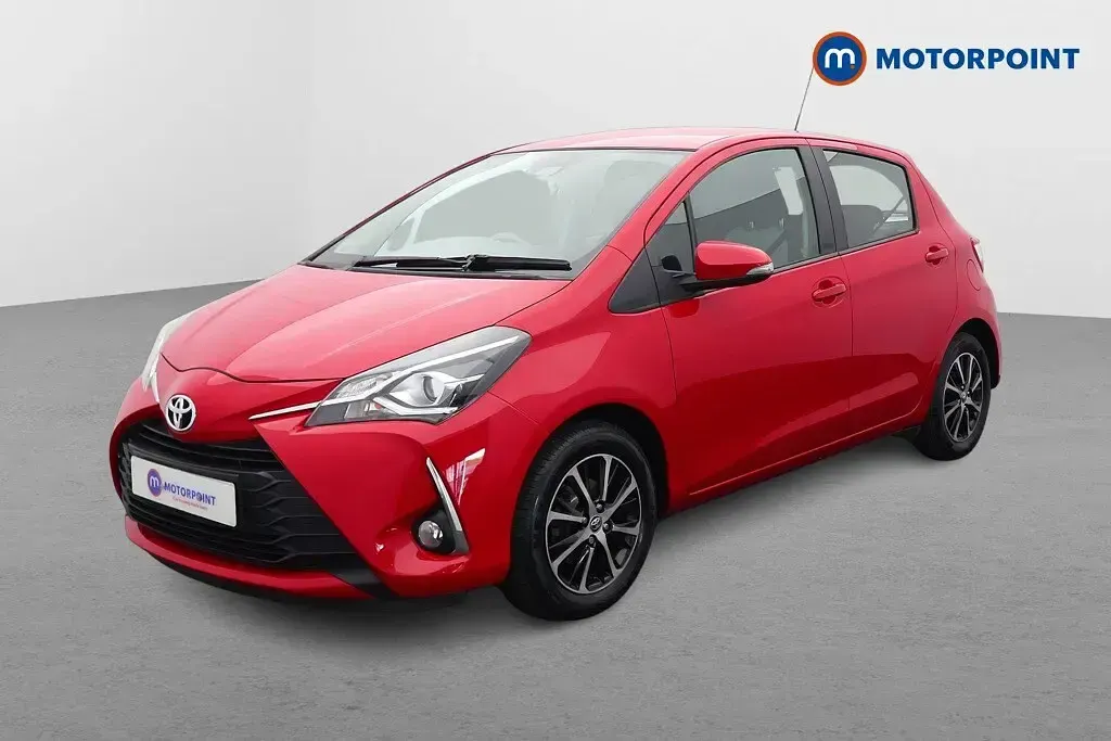 Used Toyota Yaris 111 HP (81 kW) 2019 Red Hatchback