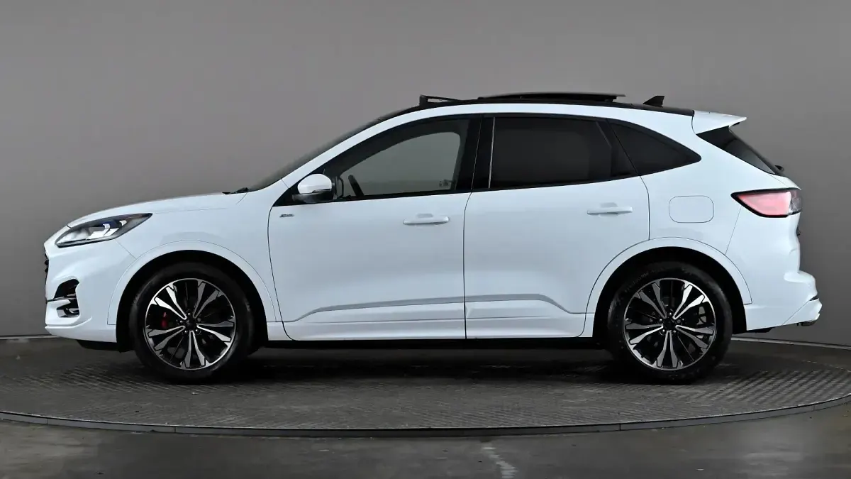 Used Ford Kuga ST-Line X 150 HP (110 kW) 2023 White SUV
