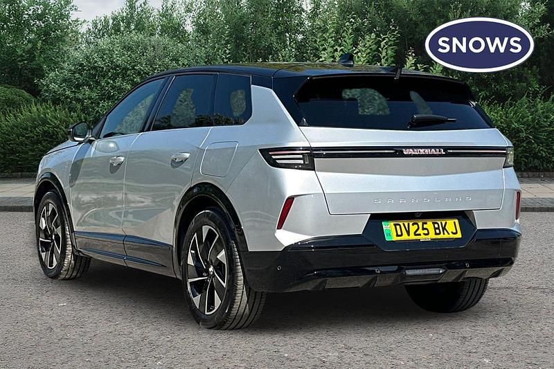 Second-hand Vauxhall Grandland 156 kW (213 CP) 2025 Argintiu SUV