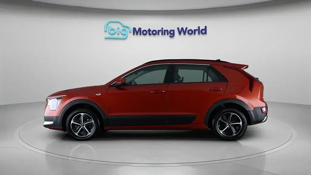 Używany Kia Niro 139 KM (102 kW) 2023 Pomarańczowy SUV