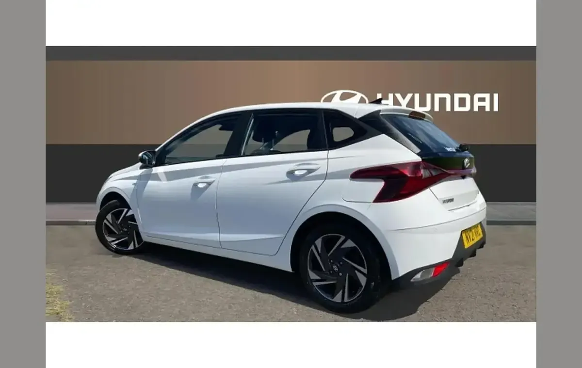 Used Hyundai i20 SE 99 HP (72 kW) 2021 White Hatchback