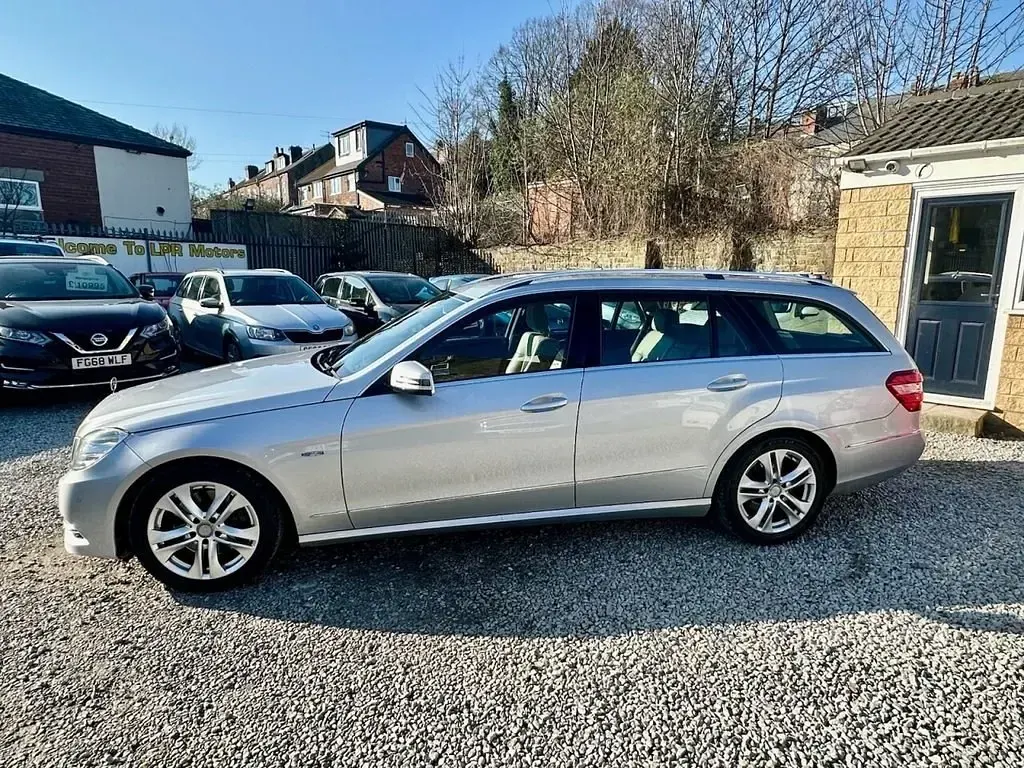 Usado Mercedes E250 Avantgarde 2010 Prateado Carrinha