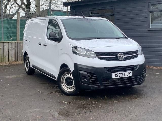 Used Vauxhall Vivaro 100 HP (73 kW) 2023 White MPV