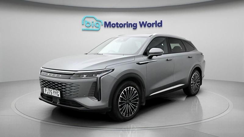 Used Omoda 9 449 HP (330 kW) 2025 Grey SUV