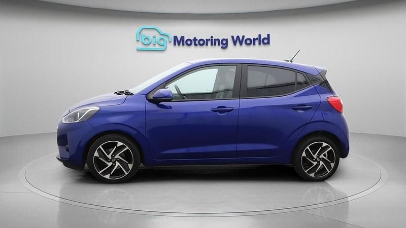 Used Hyundai i10 Premium 67 HP (49 kW) 2022 Blue Hatchback