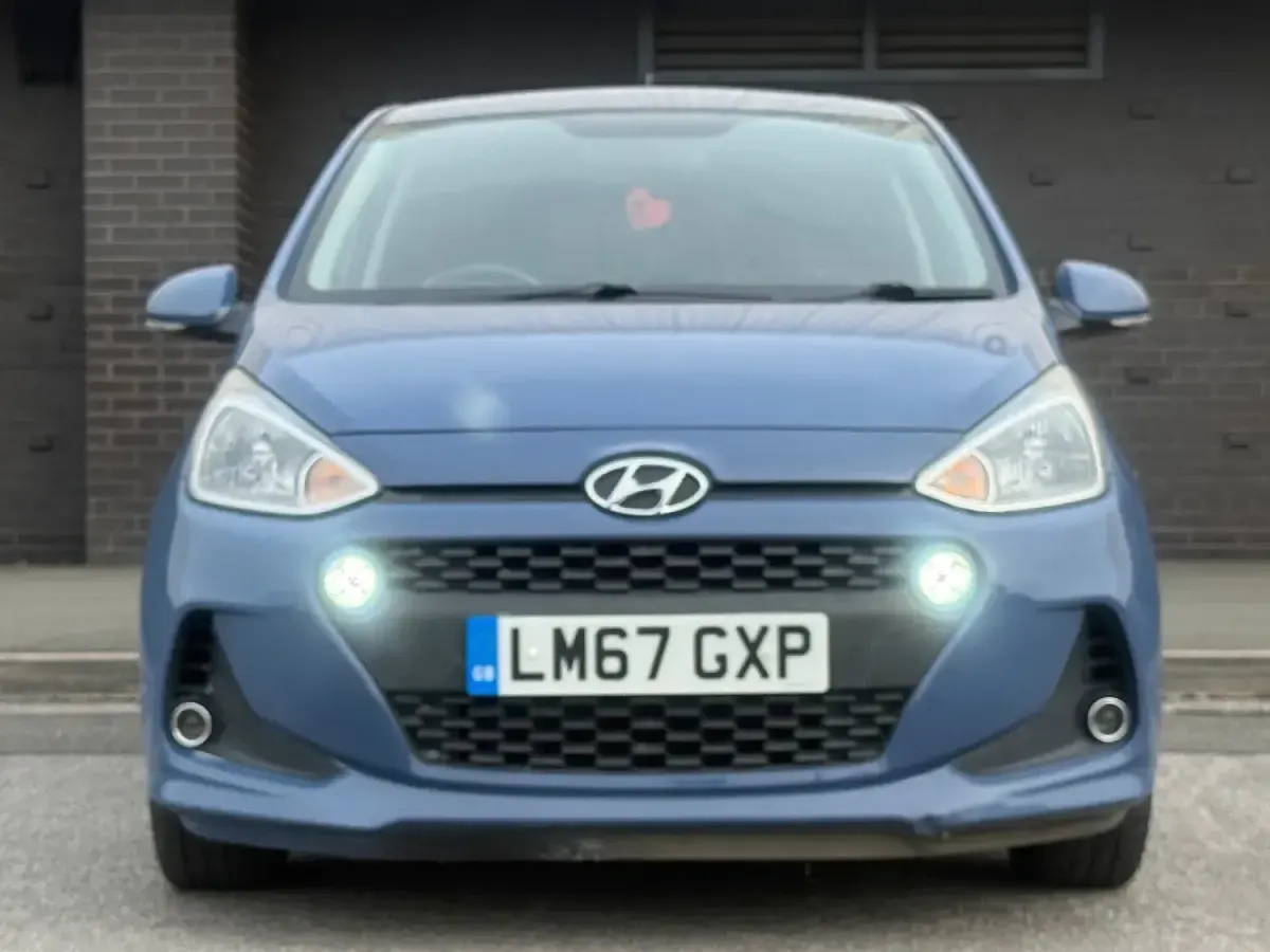 Used Hyundai i10 Premium SE 2017 Blue Hatchback