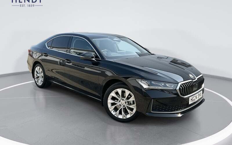 Used 2026 Skoda Superb SE L Hatchback | £28,999 (Expensive) - Image 1/4