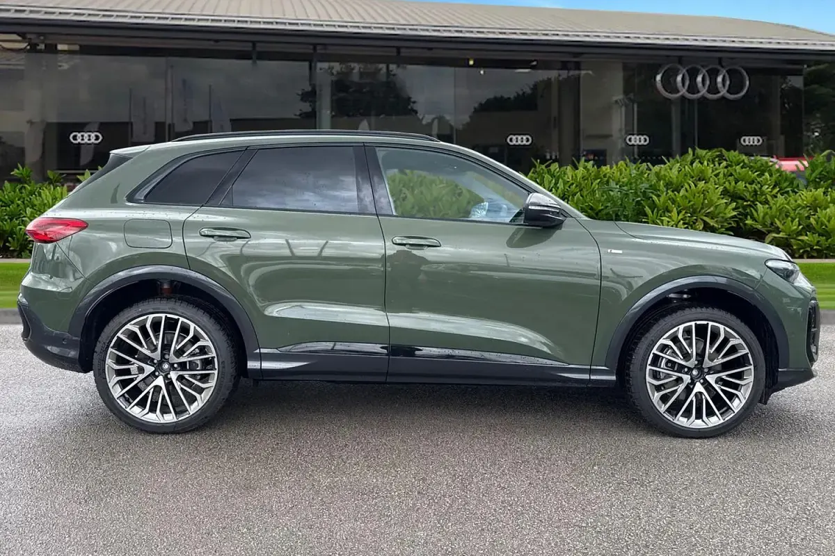 New Audi Q5 Advanced 204 HP (150 kW) 2026 Green SUV