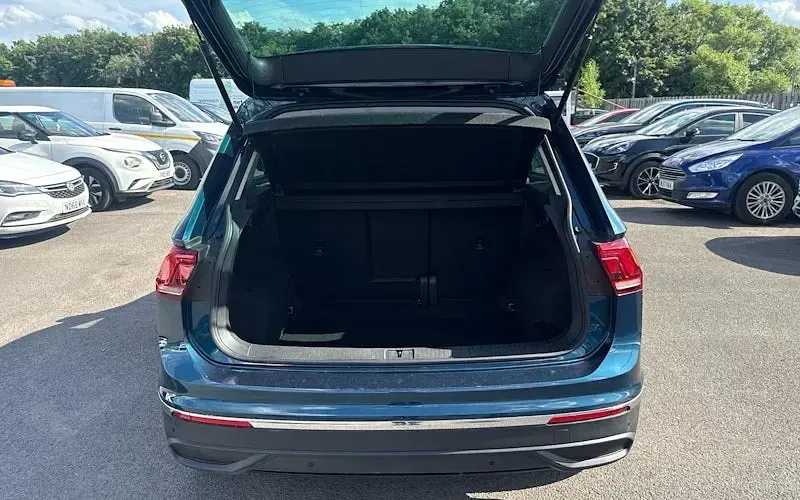 Used VW Tiguan Life 150 HP (110 kW) 2023 Blue SUV