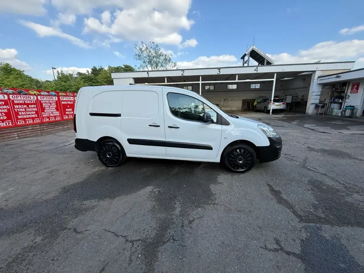 Second-hand Peugeot Partner S 2018 Alb Monovolum