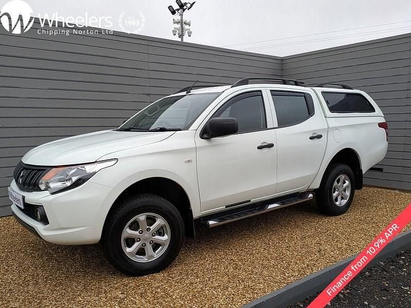 White Used 2016 Mitsubishi L200 Pickup | £9,950 (Super price) - Image 1/4