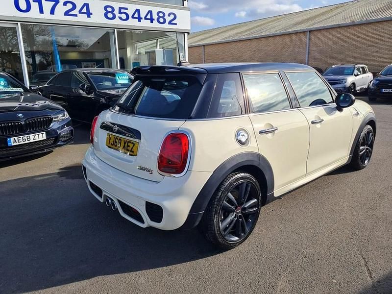 Used Mini Cooper S Hatch 2018 White Hatchback