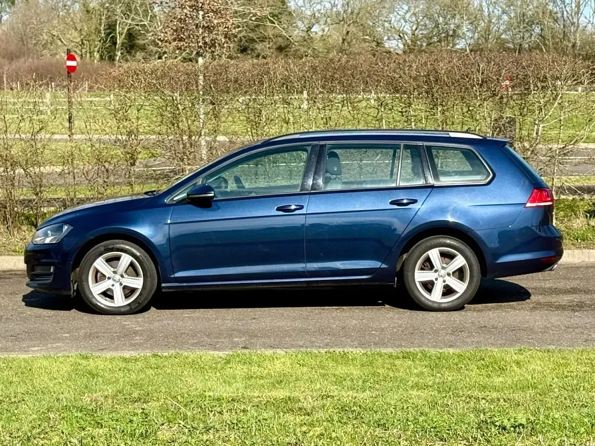 Used VW Golf VII Edition 110 HP (80 kW) 2016 Blue Estate