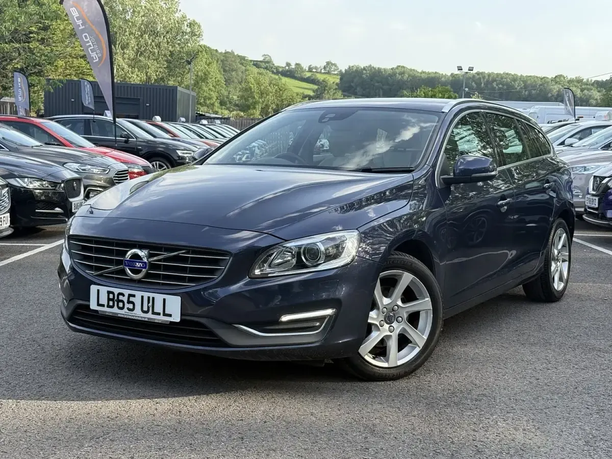 Used Volvo V60 SE Lux 115 HP (84 kW) 2016 Blue Estate