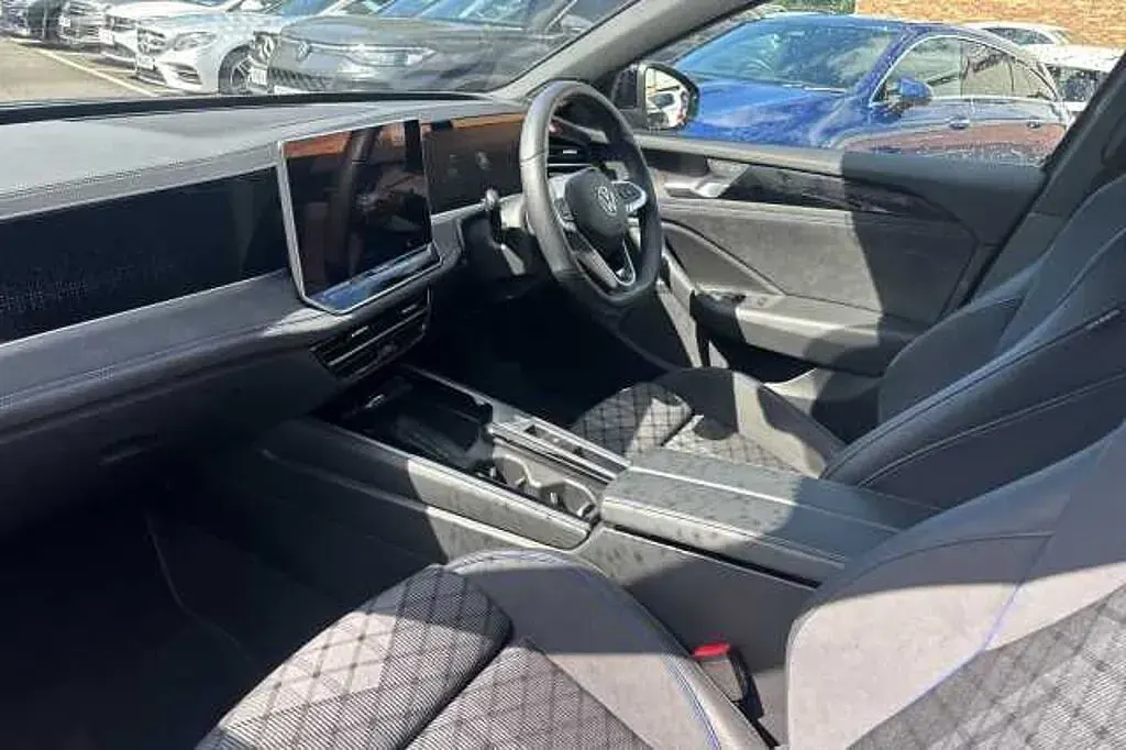 Used VW Passat 204 HP (150 kW) 2025 Estate