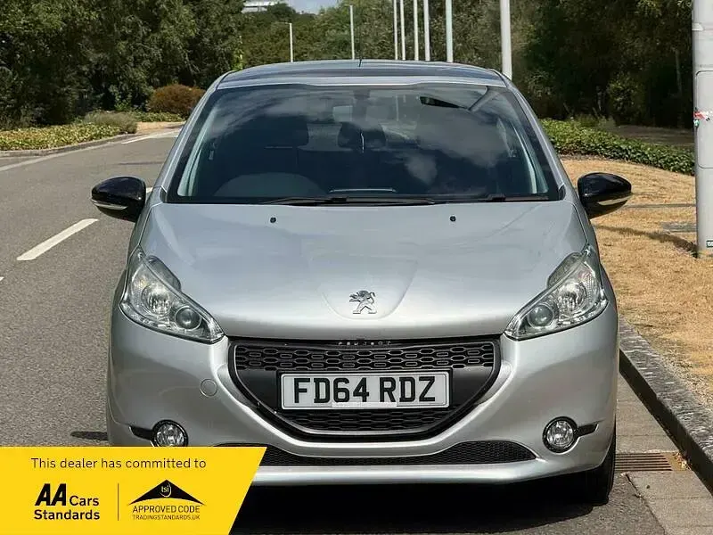 Used Peugeot 208 Style 82 HP (60 kW) 2014 Silver Hatchback