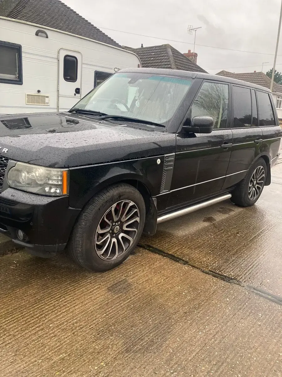Used Land Rover Range Rover Vogue 313 HP (230 kW) 2010 Black SUV