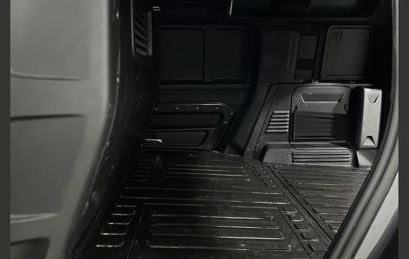 Used Land Rover Defender HSE Dynamic 296 HP (217 kW) 2023 Grey SUV