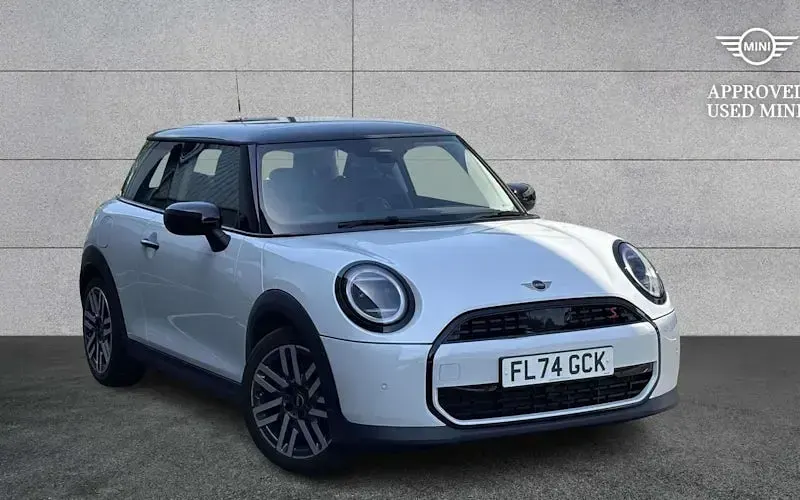 Used Mini Cooper Classic 204 HP (150 kW) 2024 Hatchback