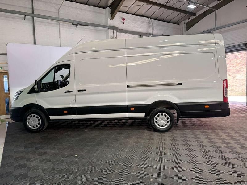 Used Ford Transit Trend 130 HP (95 kW) 2022 White Van