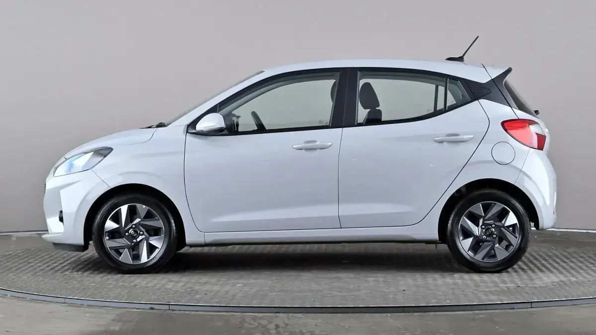 Usado Hyundai i10 Advanced 63 HP (46 kW) 2025 Cinzento Citadino