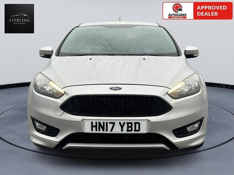 Used Ford Focus ST-Line 120 HP (88 kW) 2017 Silver Hatchback