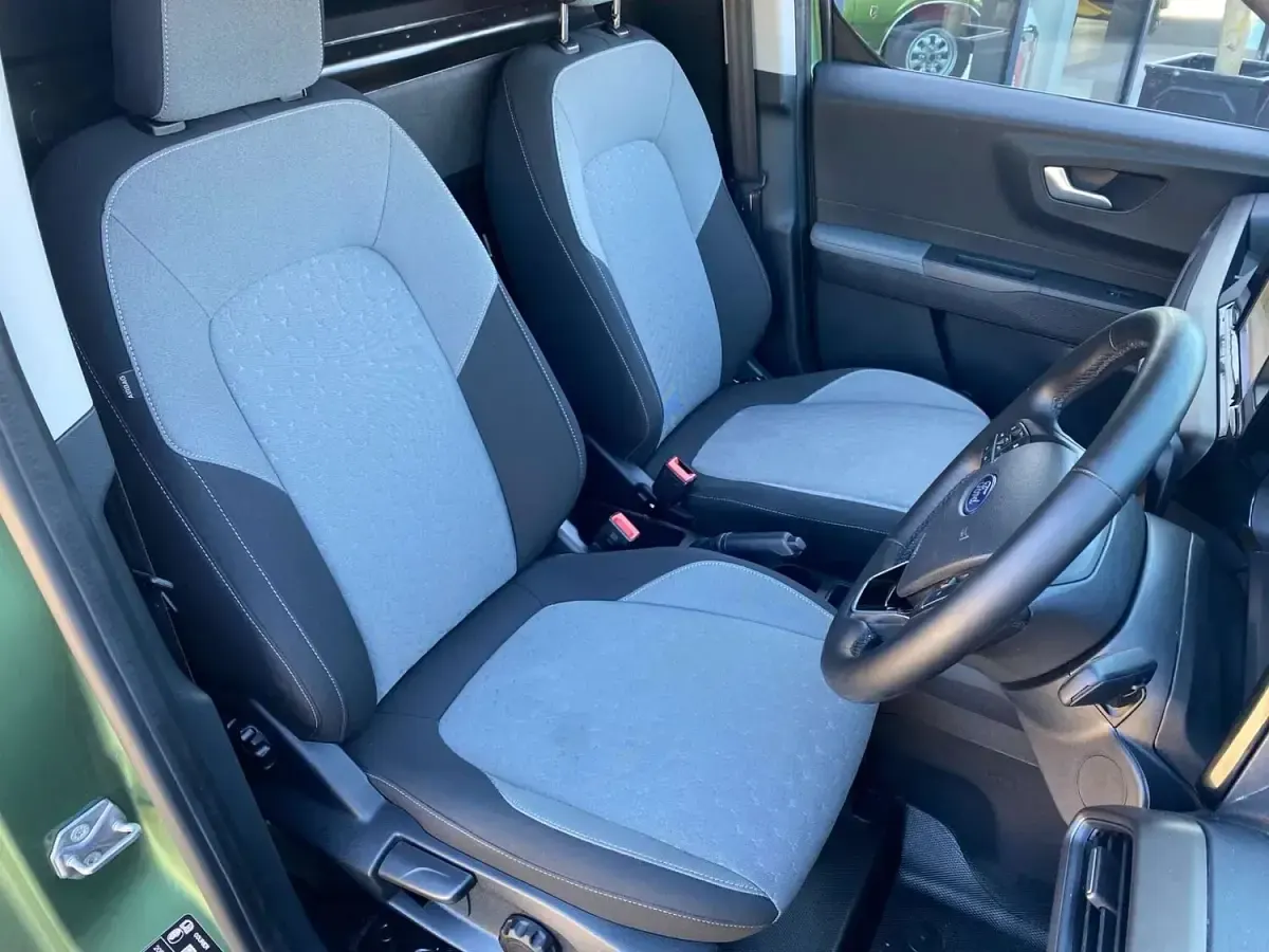 Used Ford Courier Limited 123 HP (90 kW) 2024 Green MPV